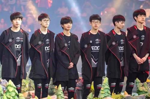 是现代女性 是现代女性