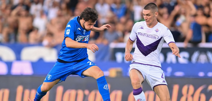 有些球场承 有些球场承